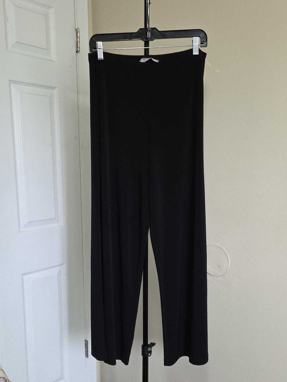 Bailey Elegant Black Wide-Leg Women's Pants — Sleek Everyday Staple
